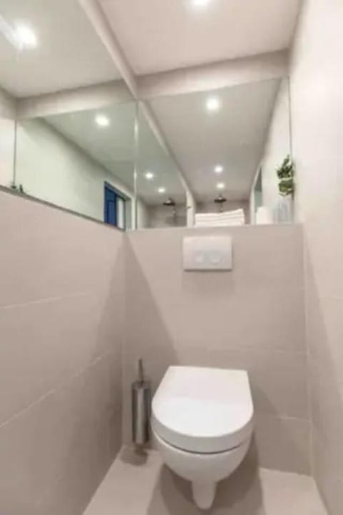 First FL terace · Sea Breeze 2 room loft apartment Vacation rental in The Hague