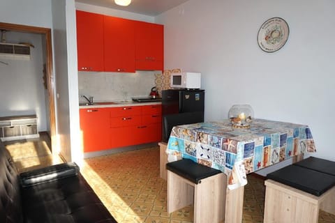 Great Apartment with Terrace in Fantastic Location Apartment in Porto Santa Margherita