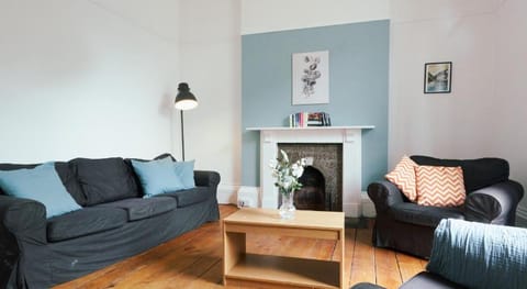 Westbourne Place Rooms - by Clifton Short Lets" Apartment in Bristol