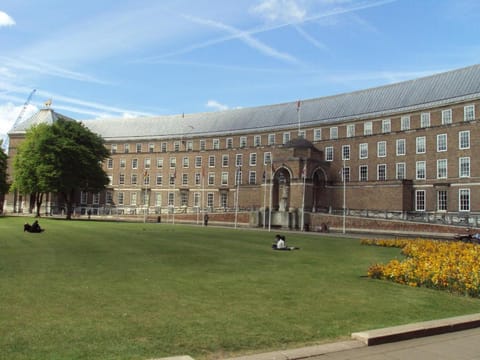 Westbourne Place Rooms - by Clifton Short Lets" Apartment in Bristol