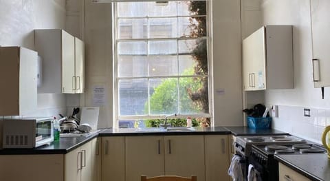 Westbourne Place Rooms - by Clifton Short Lets" Apartment in Bristol