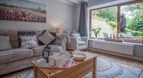 Wern Y Glais - 2 Bedroom Cottage - Glais Country House in Wales