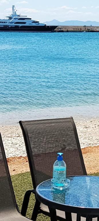 Lovely two-bedroom apartment 5 min from the beach. Apartment in Pireas