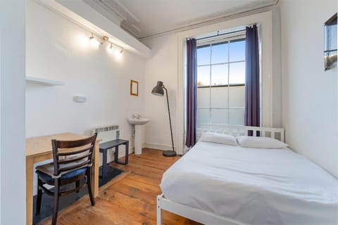 Oakfield Place Townhouse Hotel in Bristol