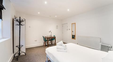 Oakfield Place Townhouse Hotel in Bristol