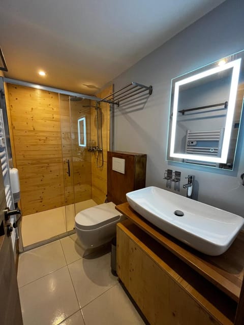 9WAGRAM Hotel Boutique Hotel in Le Mans