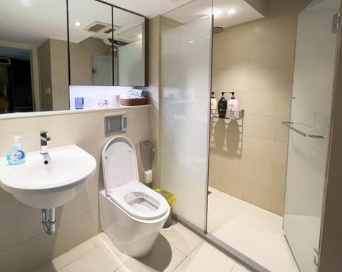 l【东桉美宿|暖木森然】邻北京环球影城|Loft一居室大床房|家庭出游|双人出行|地铁1号线直达故宫 Apartment in Beijing