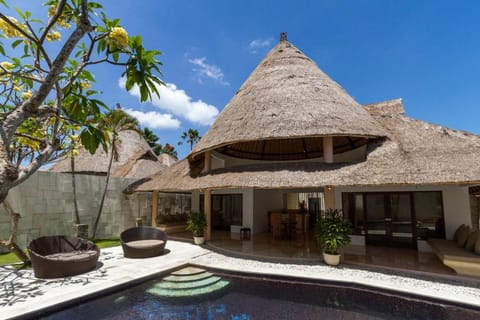 Cozy 2BDR Villa with Private Pool in Seminyak Villa in Kuta