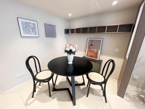 l【东桉美宿|法式优雅】邻北京环球影城|Loft一居室大床房|家庭出游|双人出行|地铁1号线直达故宫 Apartment in Beijing