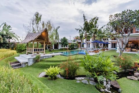 Heritage Villa 20 meter pool 700m from beach Villa in North Kuta