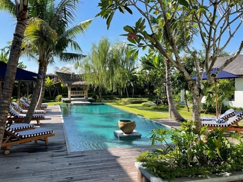 Heritage Villa 20 meter pool 700m from beach Villa in North Kuta