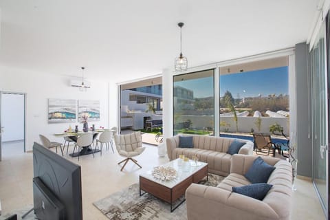 Villa Prol19, Beautiful 3bdr Protaras Villa with Pool, Close to Fig Tree Bay Hotel in Protaras