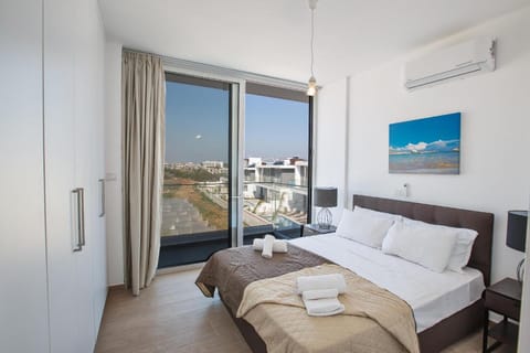 Villa Prol17, Exquisite 5bdr Villa with Pool, Close to Fig Tree Bay Beach Hotel in Protaras