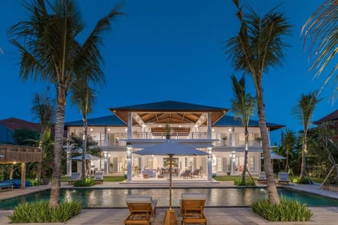 Villa Royal Canggu Walking Distance to Beach Villa in North Kuta