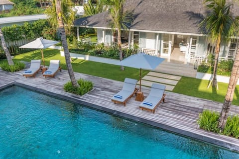 Villa Royal Canggu Walking Distance to Beach Villa in North Kuta