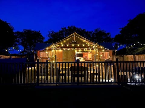 Lion King Safari Tent Luxury tent in Saint Florence