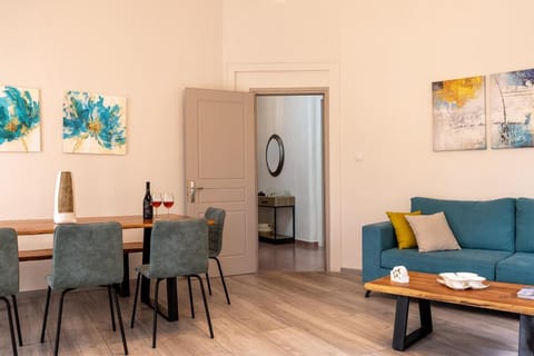 Strat's City Loft Apartment in Chania