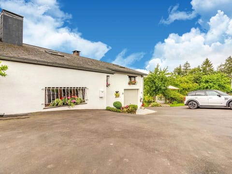 Quaint Holiday Home in Trois-Ponts near Forest Vacation rental in Trois-Ponts