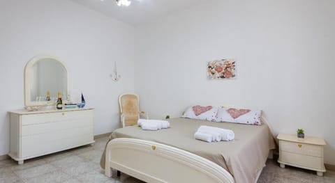 Air-conditioned Villa 300 Meters From Porto Cesareo Beach With Parking Vacation rental in Porto Cesareo