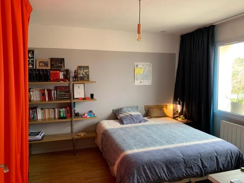 Bright and quiet house with two gardens north shade and south sun Vacation rental in La Ciotat