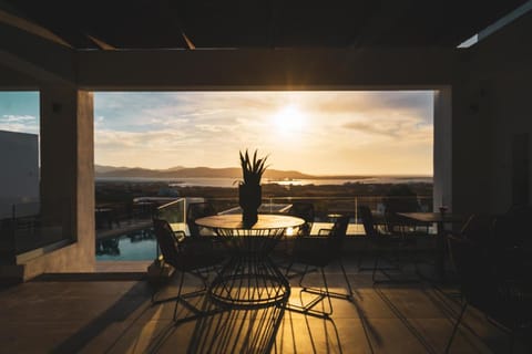 Kouros Blanc Resort & Suites Hotel in Paros, Greece