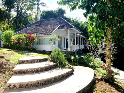 Balian Bliss Retreat Hotel in West Selemadeg