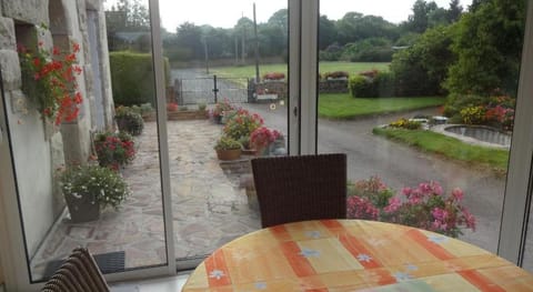 Peaceful Forest Stay in Pedernec Vacation rental in Brittany