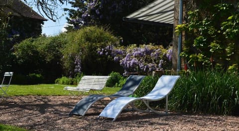 Mansion in Champvert with Pond View Terrace Vacation rental in Bourgogne-Franche-Comté