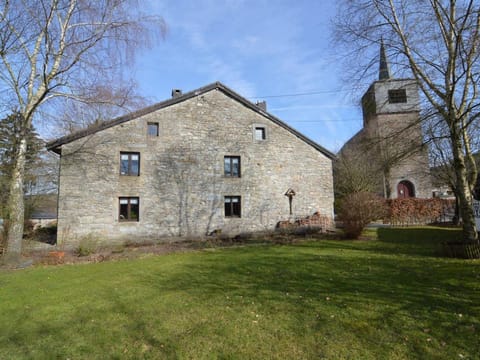 Former farmhouse in a quiet village Vacation rental in Manhay