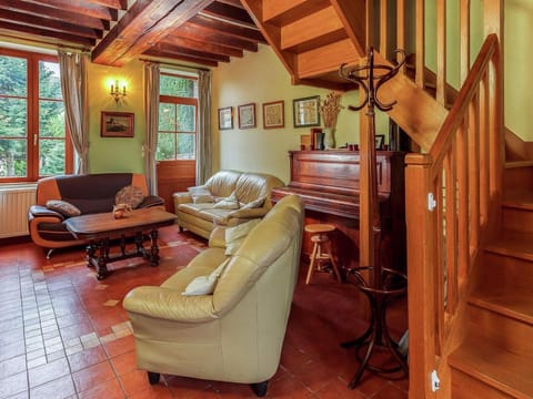 Holiday Home in Diges with Garden  Cycling Vacation rental in Bourgogne-Franche-Comté