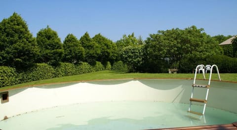 Holiday Home in Diges with Garden  Cycling Vacation rental in Bourgogne-Franche-Comté