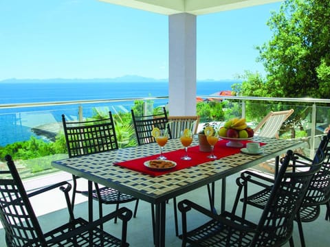 Sea View Villa in Cara Vacation rental in Dubrovnik-Neretva County