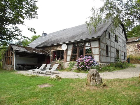 Well kept gite, short distance from the river and forest. Vacation rental in Wallonia, Belgium