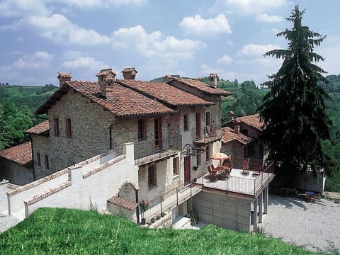Mansion in Langhe with Pool and Winery Charm Vacation rental in Liguria