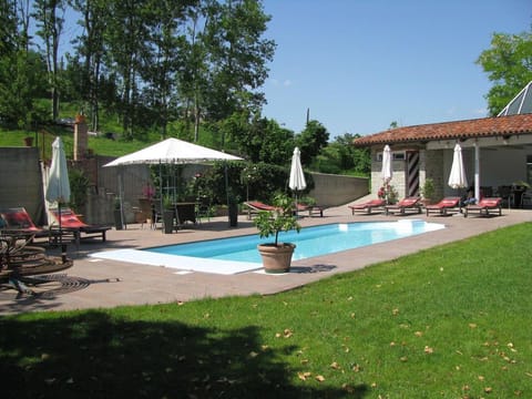 Mansion in Langhe with Pool and Winery Charm Vacation rental in Liguria