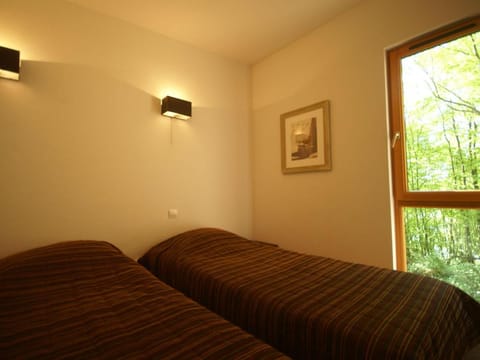 Cottage in France with Lake Views Vacation rental in Hauts-de-France