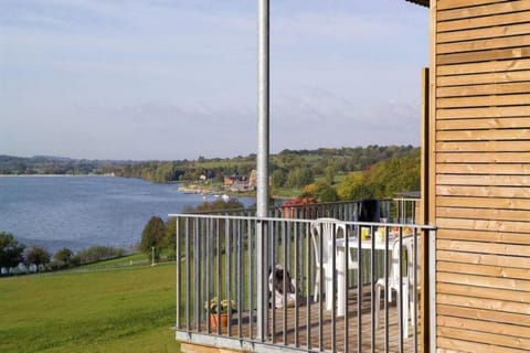 Cottage in France with Lake Views Vacation rental in Hauts-de-France