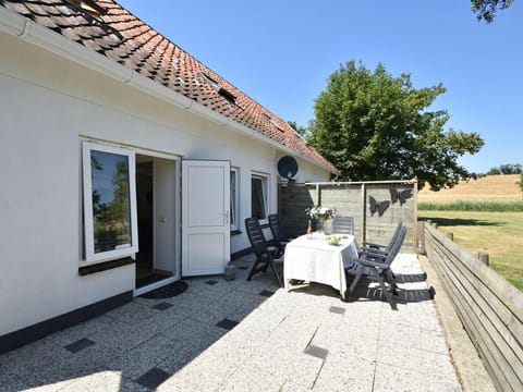 Cosy holiday home with large garden Vacation rental in Zeeland, Netherlands