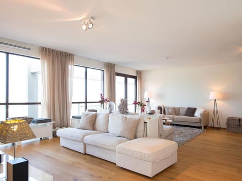 Spacious modern apartment in Scheveningen Apartment in The Hague