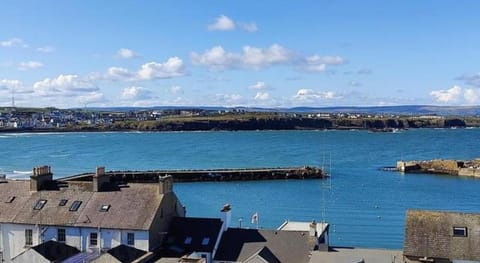 Portrush Penthouse Stunning Harbour & Atlantic Views Apartment in Portrush