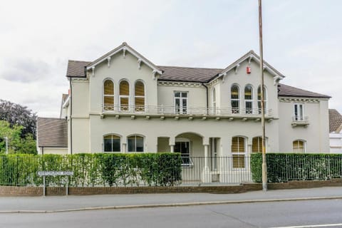 Crescent House Apartments Apartment in Telford