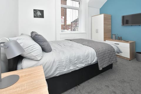 Townhouse @ Eastwood Place Stoke Vacation rental in Stoke-on-Trent