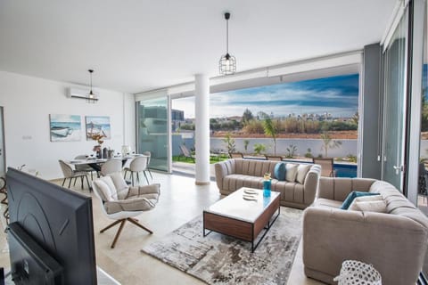 Villa Prol20, Contemporary 3bdr Protaras Villa with Pool, Close to the Beaches Hotel in Protaras