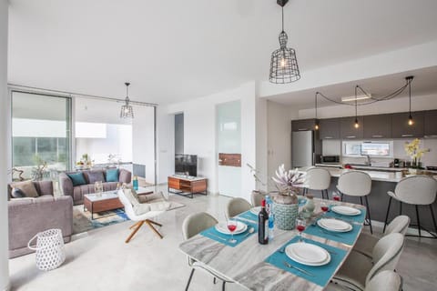 Villa Prol21,fantastic 3bdr Protaras Villa with Pool,close to Fig Tree Bay Beach Hotel in Protaras