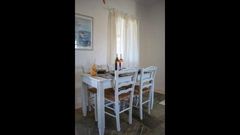 Private villa Agia Irini, 350 meter to the beach for 4 guests with pool access Apartment in Paros, Greece