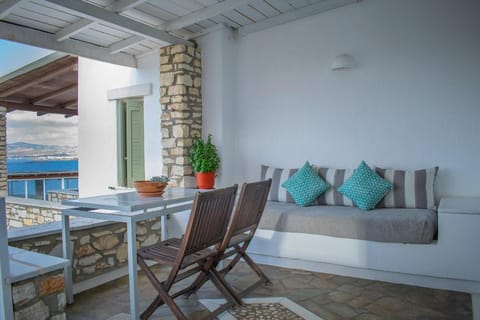Irenes View Apartments Villa 5 - 5 guests with pool and sea view in Agia Irini Apartment in Paros, Greece