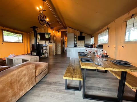 Aladdin Safari Tent Luxury tent in Saint Florence