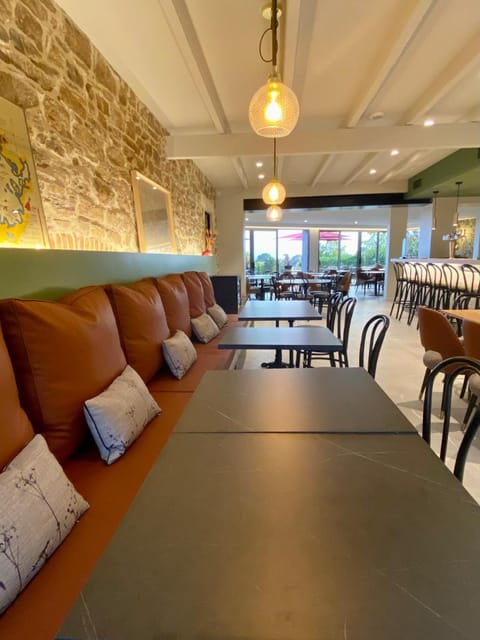 La Bellevue Bistrot et Chambres d'Hotes Bed and Breakfast in Séné