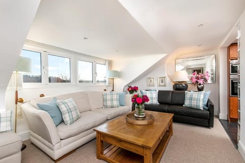 The Sky Penthouse Apartment in Winchester