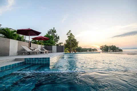 Mangrove Bay Krabi Beachfront Pool Villa Hotel in Krabi Changwat